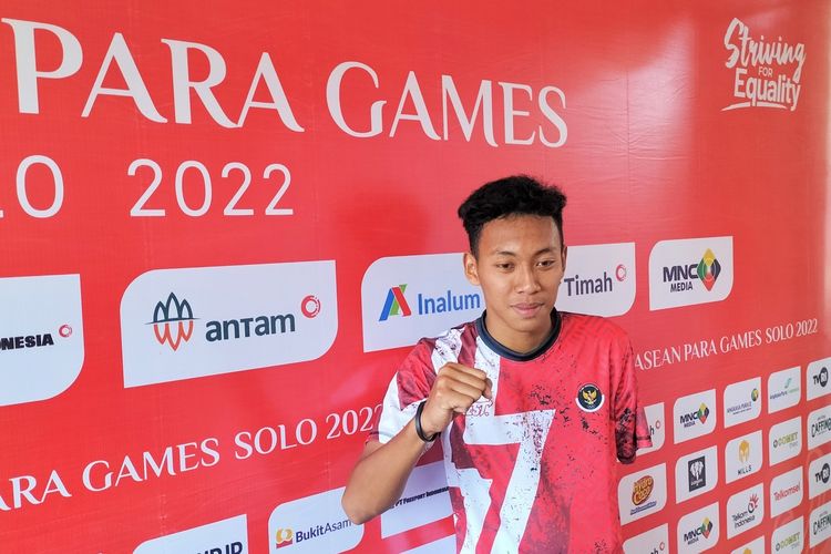 Atlet Para-atletik lari 100 meter putra, Firza Faturahman Listianto (18) kelas T46, beri kejutkan berikan emas di ASEAN Para Games 2022, Senin (1/8/2022).