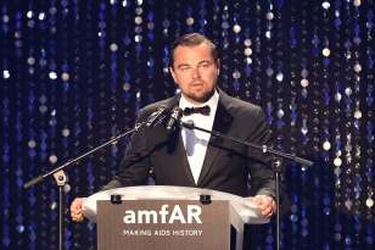 Aktor Leonardo DiCaprio berbicara di perhelatan amfAR 23rd Cinema Against AIDS Gala di Hotel du Cap-Eden-Roc di Cap d'Antibes, Perancis, Kamis (19/5/2016).