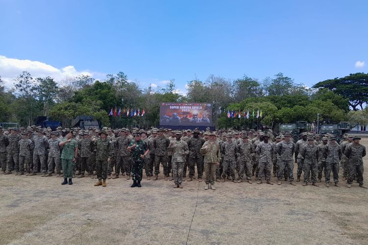 Foto: TNI dan tentara negara sahabat ketika berada di Puslatpur 5 Marinir Baluran Situbondo, Provinsi Jawa Timur pada Kamis (31/8/2023).