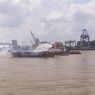 Kapal Jukung Pengangkut 40 Ton Beras Terbakar di Sungai Musi