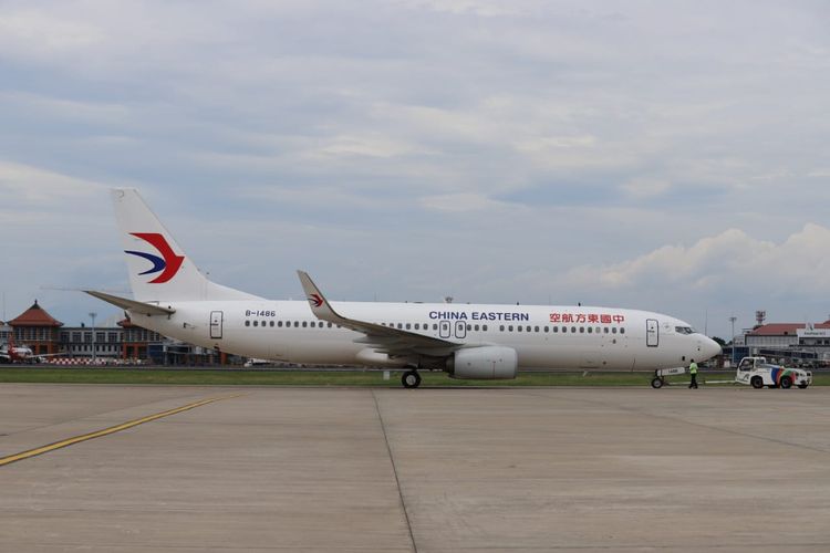 Penerbangan atau pesawat China Eastern yang jemput turis China di Bandara Ngurah Rai, pada Sabtu (8/2/2020) lalu.