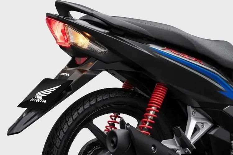 Honda Vietnam baru saja meluncurkan motor bebek Wave RSX FI versi 2024 alias Honda Revo di Indonesia, dengan penyempurnaan pada desain baru.