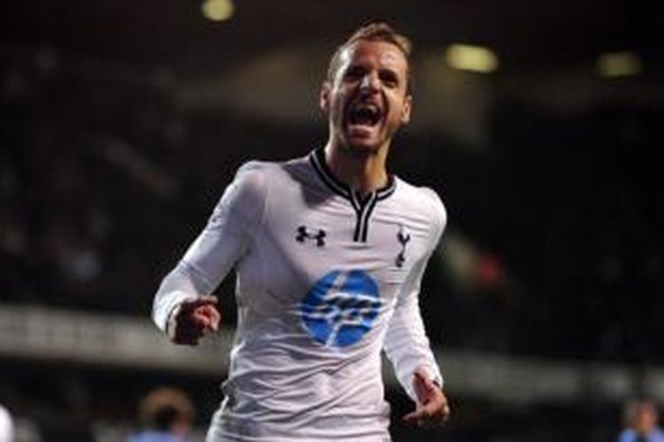 Striker Tottenham Hotspur, Roberto Soldado.