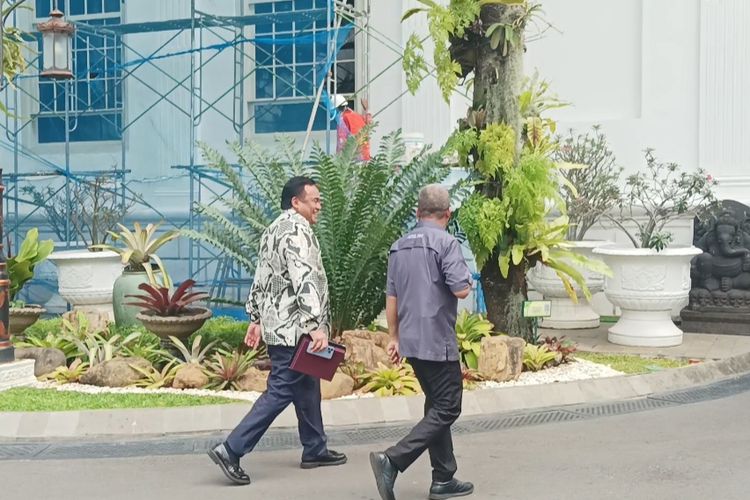 Wakil Ketua DPR RI yang juga politisi Partai Nasdem Rachmat Gobel di Istana Kepresidenan, Jakarta, Selasa (24/10/2023).