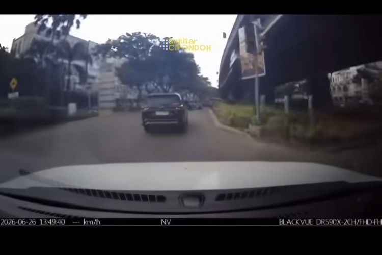 Mobil Tabrak Lari Dua Motor di Green Lake Tangerang, 3 Orang Terluka