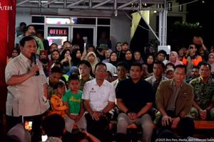 Gaya Prabowo Rayakan Tahun Baru 2026: Datangi Korban Banjir Sumut, Ajak Doa Bersama