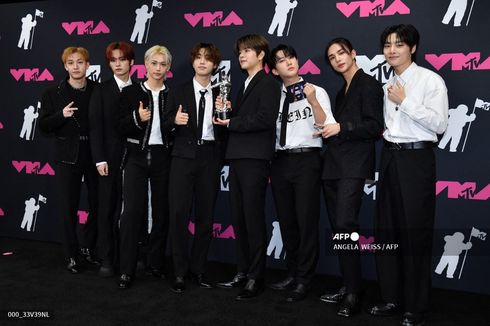 Stray Kids Bocorkan Rencana Dua Album Baru dan Tur Dunia di Tahun 2024