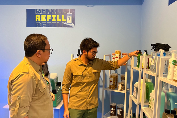 Alner, startup asal DKI Jakarta yang fokus menyediakan solusi kemasan guna ulang untuk produk konsumen harian, meresmikan Toko Experience Guna Ulang di Kemang, Jakarta Selatan pada Senin, 1 April 2023.