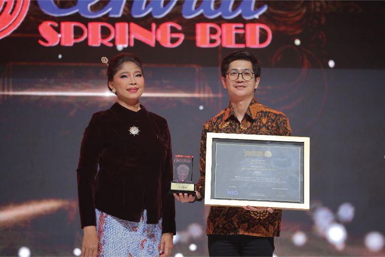 Central Springbed meraih sejumlah penghargaan berbasis survei konsumen nasional, seperti Top Brand Award (2009?2026), Superbrands Award (2015?2026), Best Brand Platinum Award (2014?2026), serta WOW Brand Award/Brands for Good dari Markplus (2023?2025), yang mencerminkan kepuasan dan kepercayaan masyarakat 