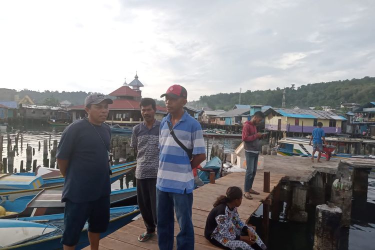 Nelayan di Kompleks Borobudur Kelurahan Padarni Distrik Manokwari Barat 
