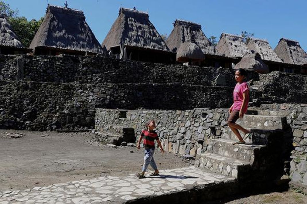 Menelusuri Peradaban Megalitikum di Kampung Adat Bena