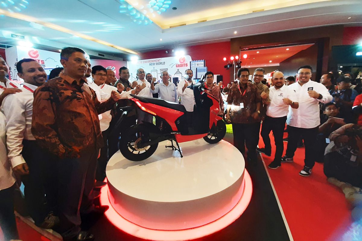 PT Gesits Technologies Indo akhirnya resmi mengumumkan harga jual dari skuter listrik mereka.