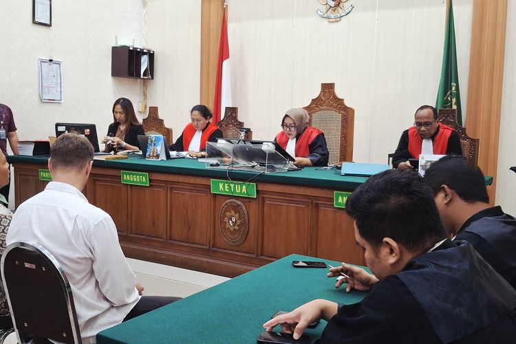 WN Ukraina Divonis Penjara Seumur Hidup dalam Kasus Pabrik Narkoba di Bali