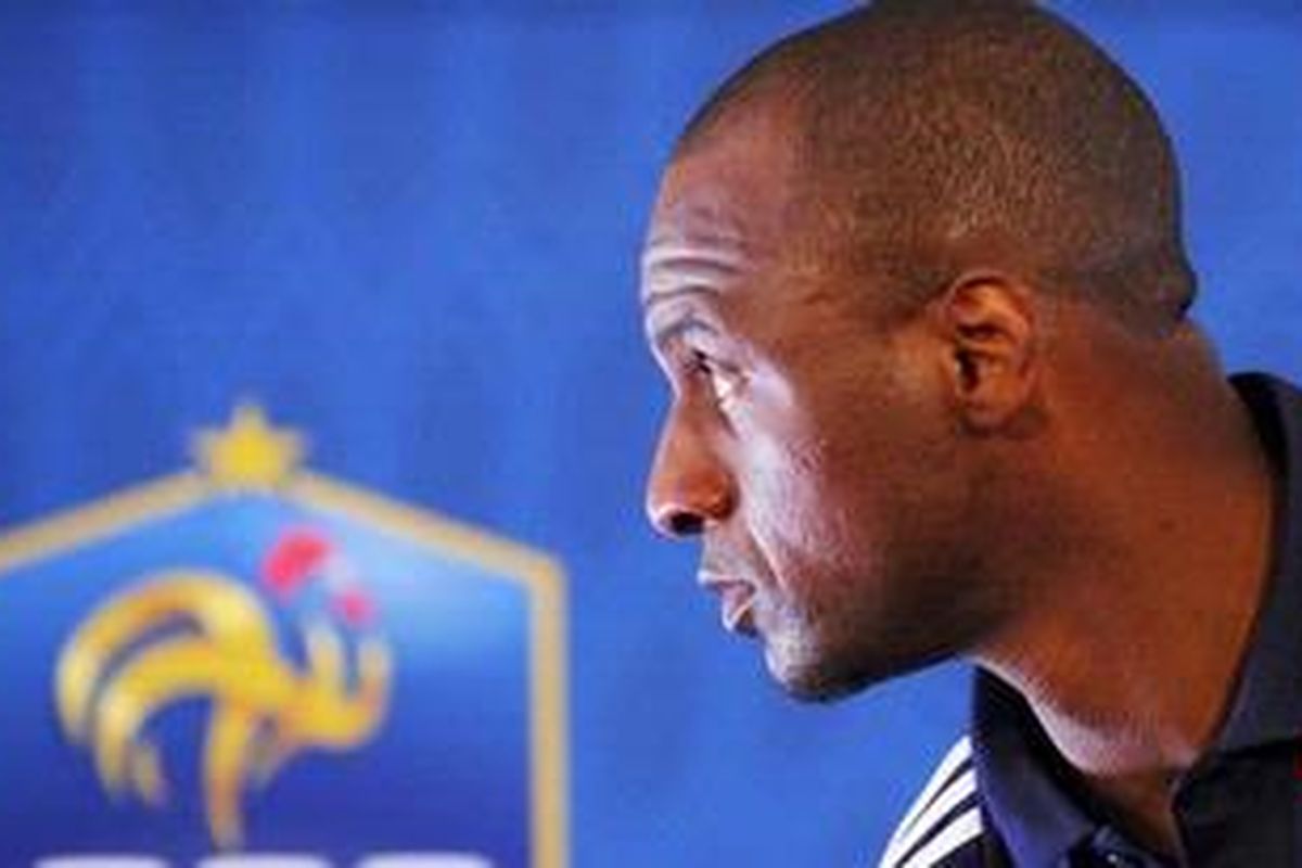 Patrick Vieira, ketika masih menjadi pemain timnas Perancis. Kini, Vieira memutuskan untuk pensiun dari pemain profesional.