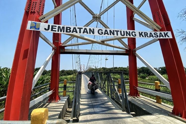 Tugu Perahu Krasak Indramayu, Saksi Bisu Penyeberangan Cimanuk, dari Perahu Tambangan ke Jembatan Rp 20,7 M