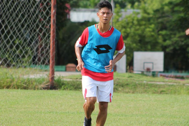 Dedi Gusmawan saat latihan bersama Semen Padang,  Senin (8/4/2019)  di lapangan mess PT Semen Padang