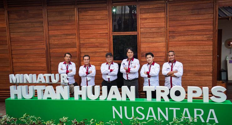 Tiga Raksasa di Balik Transformasi HTI Jadi Hutan Hujan Tropis