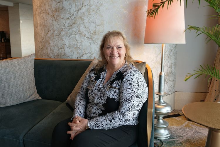 Global Principal Aveva, Cindy Crow, dalam wawancara eksklusif dengan KompasTekno di Ritz Carlton Pacific Place, Jakarta Selatan, Senin (13/4/2026).