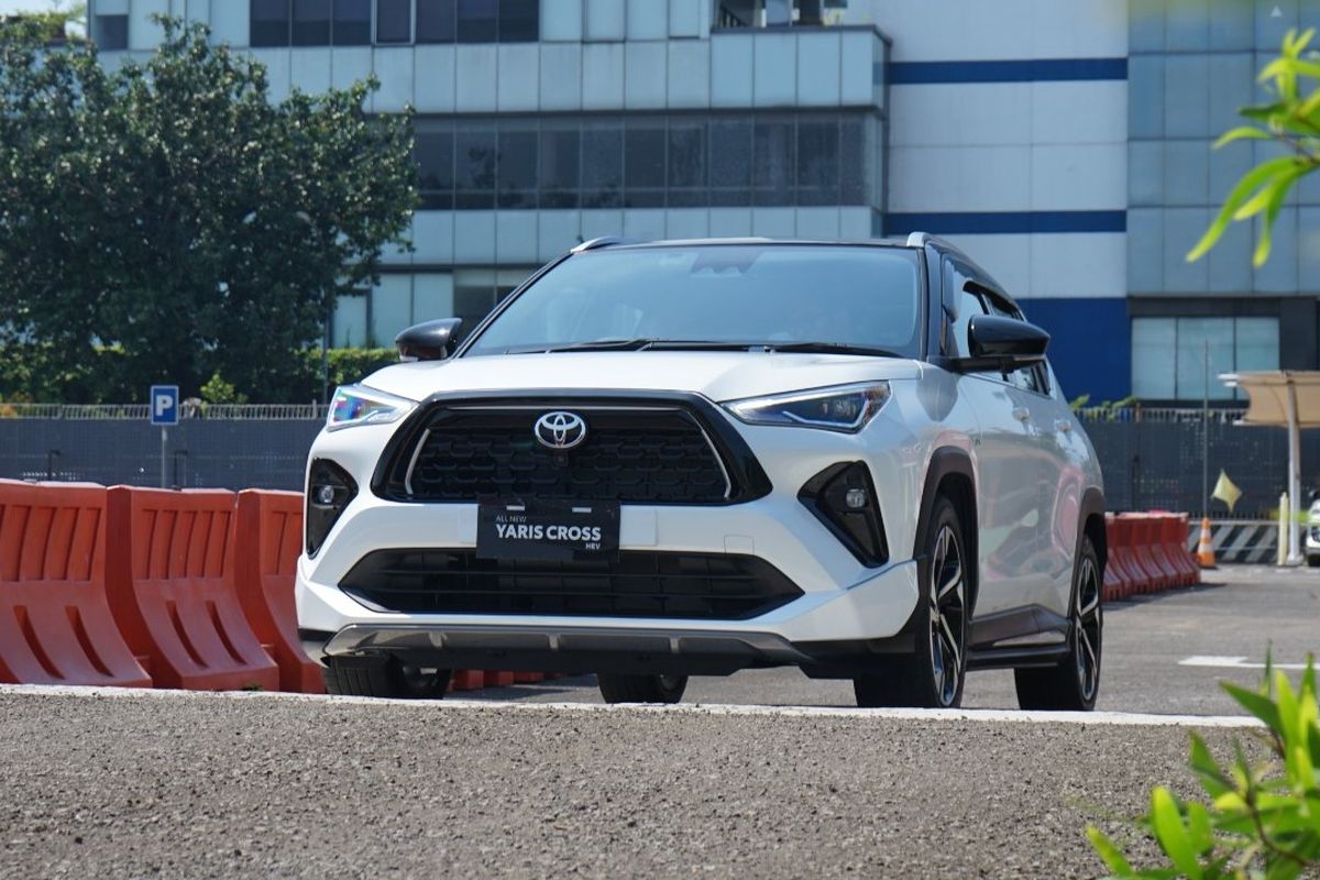 Test Drive Yaris Cross Hybrid