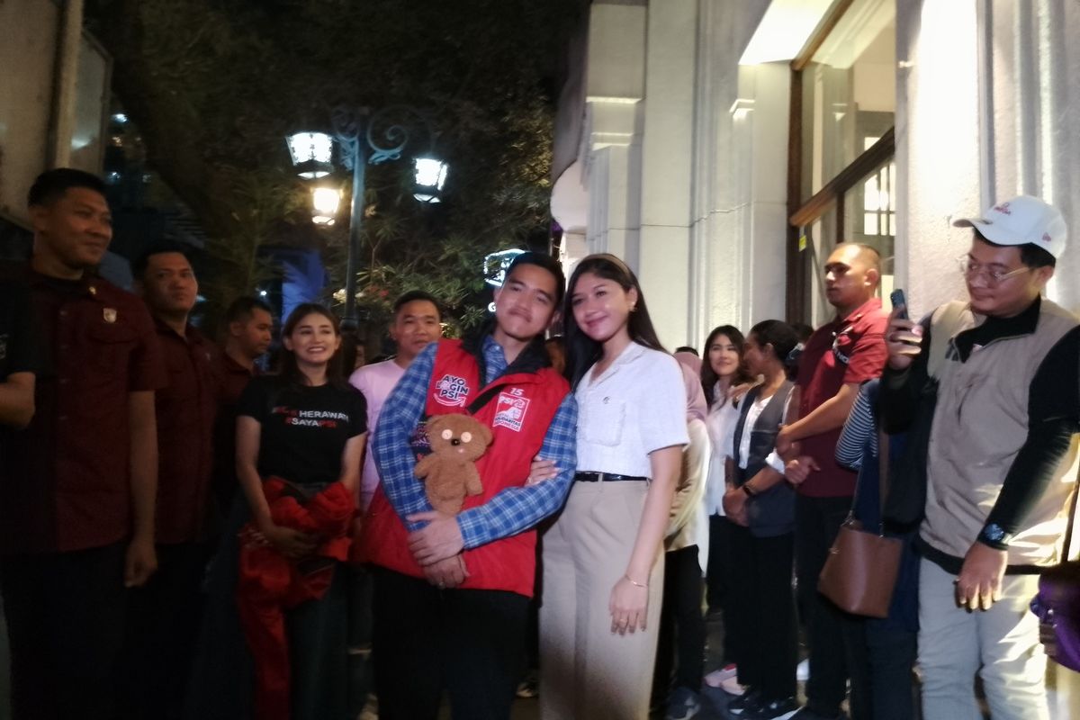 Kaesang Pangarep dan Erina Gudono di Kawasan Braga, Kota Bandung, Sabtu (7/10/2023).