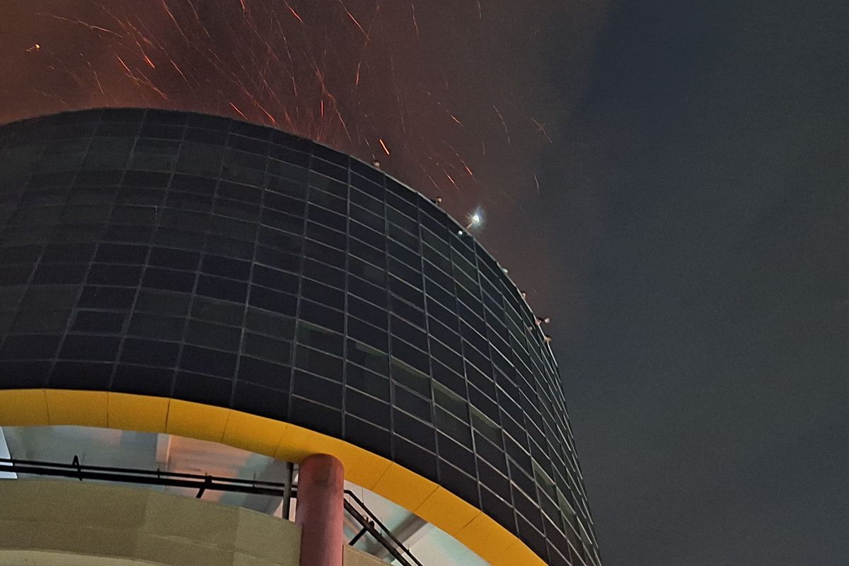 Glodok Plaza Terbakar, Sempat Terdengar Bunyi Letupan