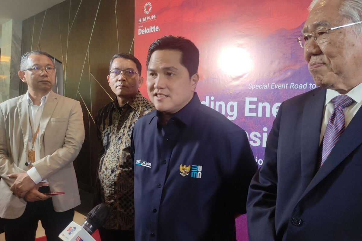 Menteri BUMN Erick Thohir saat menghadiri forum diskusi tentang transisi energi yang digelar Perhimpunan Organisasi Alumni Perguruan Tinggi Negeri Indonesia (Himpuni), di IICC, Bogor, Jawa Barat, Selasa (25/10/2022).