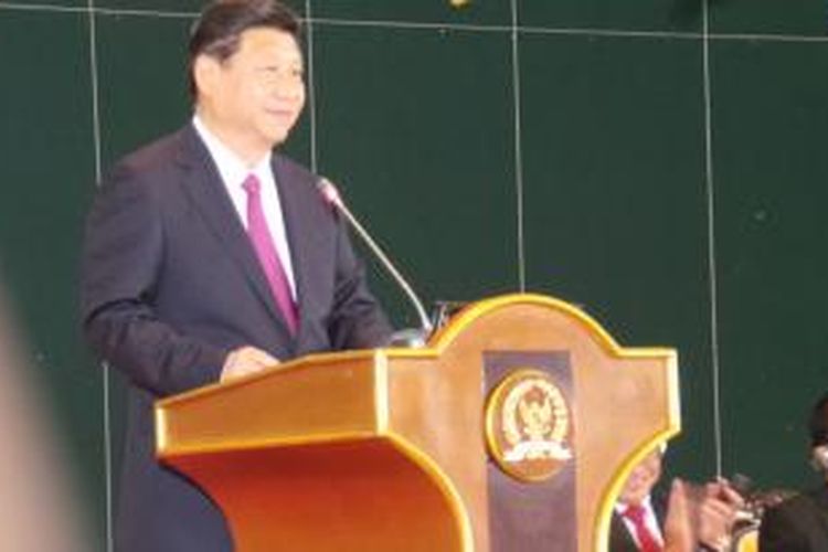 Presiden Republik Rakyat China Xi Jinping menyampaikan pidato di hadapan anggota MPR RI, DPR RI, dan DPD di gedung MPR/DPR RI, Kamis (3/10/2013).