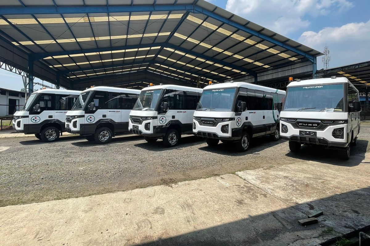 Sahara 4x4 buatan Karoseri Trijaya Union