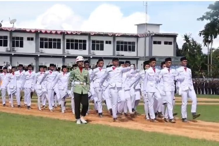 Alasan Menkum Tawarkan Beasiswa ke Paskibra Sorong yang Nyaris Pingsan