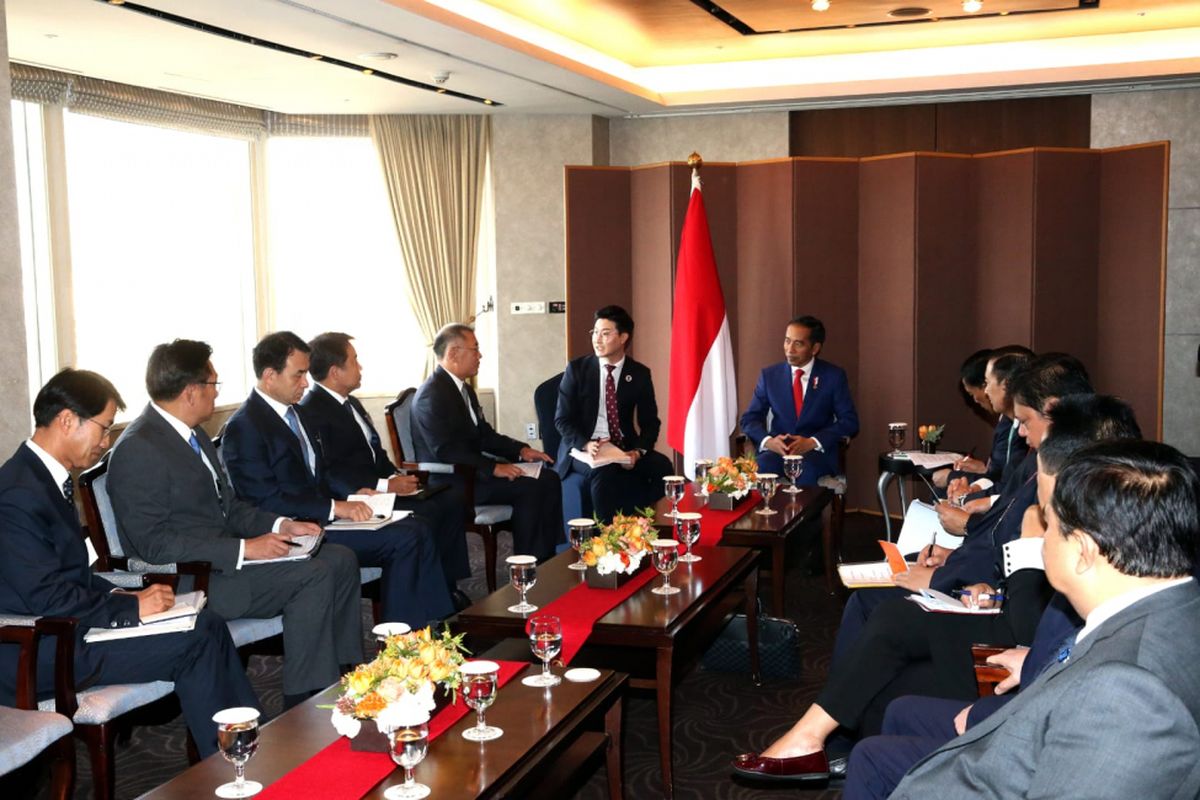 Pertemuan Presiden RI Joko Widodo dengan empat pimpinan perusahaan besar Korsel di Seoul, Senin (10/9/2018) pagi, Chairman Cheil Jedang (CJ) Group Lee Jae-hyun, Vice Chairman Lotte Group Hwang Kag-gyu, CEO Posco Oh-Joon Kwon, dan Vice Chairman Hyundai Group Chung Ei-sun.