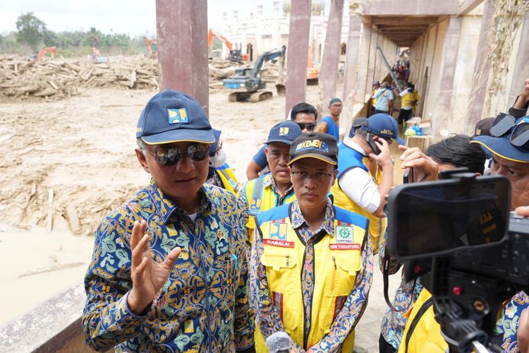 Menteri Pekerjaan Umum (PU) Dody Hanggodo meminta jajarannya agar bekerja selama 24 jam di Aceh Tamiang, Aceh.