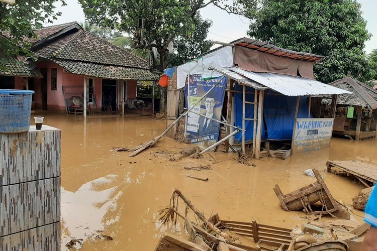 Banjir Bandang menerjang lima kecamatan di Kabupaten Lebak, Rabu (1/1/2020).