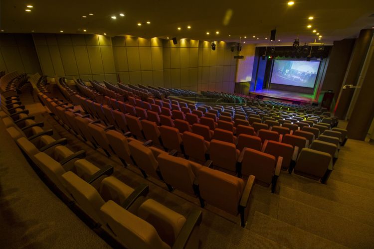 Ruang Titan Theater sebagai salah satu fasilitas dari Titan Center