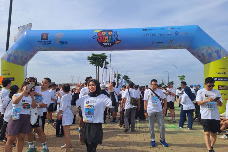 Ribuan peserta Paramount Color Walk 2025, Sabtu (13/12/2025) menyambut antusias gelaran ini. 