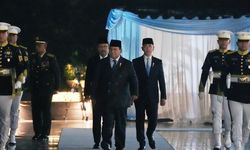 Gus Ipul Dampingi Prabowo Pimpin Renungan Suci HUT Ke-80 RI di Kalibata