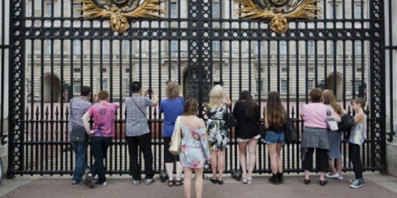 Istana Buckingham hanya dibuka untuk umum pada Agustus dan September.