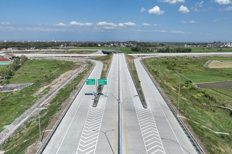 Jalan Tol Jogja-Solo Tahap 1 Segmen Kartasura-Klaten mulai beroperasi.