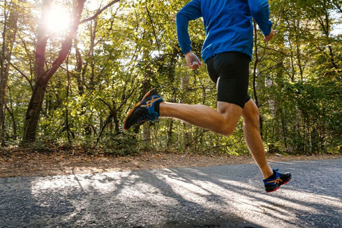 Lari atau Bersepeda, Mana yang Lebih Cepat Menurunkan Berat Badan?