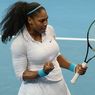 Serena Williams Kombinasikan Jaket Balenciaga dengan Nike Air Max