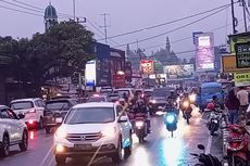 H-1 Lebaran, Arus Lalu Lintas di Puncak Bogor Macet di Beberapa Titik