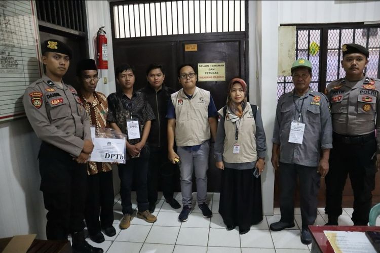 18 Tahanan Polres Kebumen Ikuti Pemungutan Suara Pilkada, 2 TPS Jemput Bola 