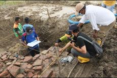 Arkeolog Temukan Struktur Diduga Bangunan Candi di Indramayu