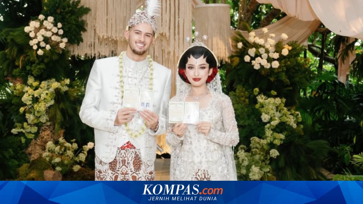 Justin Hubner dan Jennifer Coppen saat ijab kabul