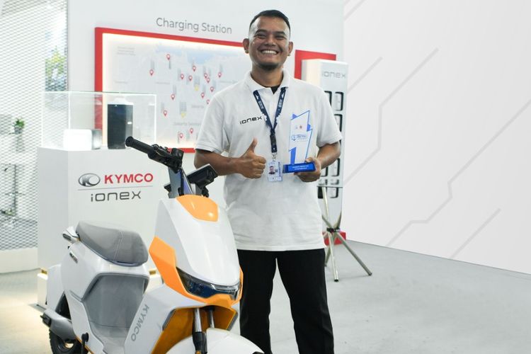 Kymco Mo One yang memenangkan penghargaan sebagai motor listri terfavorit di PEVS 2023