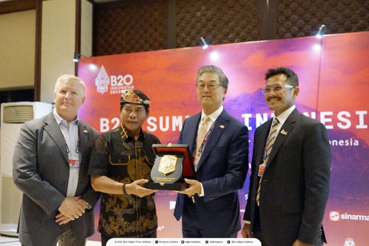 Penandatanganan nota kesepakatan antara Pemerintah Provinsi (Pemprov) Kaltara, PT Whitesky Facility, dan Canadian Commercial Corporation tentang inisiatif pembangunan bandar udara hijau atau green airport di Bali, Minggu (13/11/2022).
