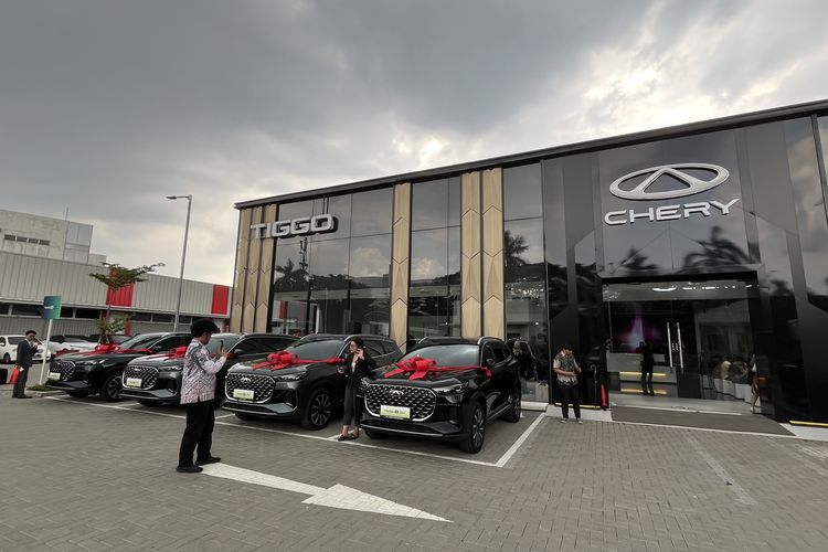 Chery mulai serahkan Chery Tiggo 8 CSH ke konsumen