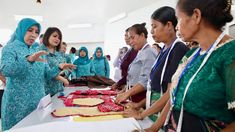 Kunjungi PLBN Motaain, Ketua Umum TP PKK Dorong UMKM Tenun Ikat Perbatasan Naik Kelas