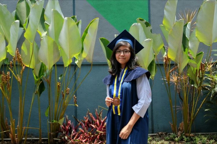 Kalyana Anjani, menjadi lulusan termuda ITB d usia 18 tahun. Jumat (19/10/2018) ini, kalyana d wisuda di Sasana Budaya Ganesha (Sabuga) Bandung.