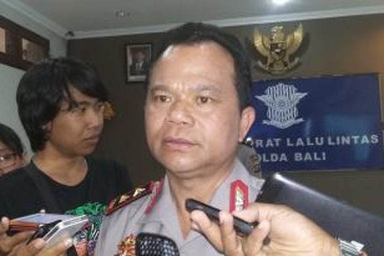 Ronny Sompie saat menjabat sebagai Kapolda Bali. 