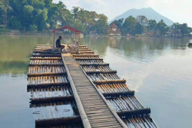 Situ Cangkuang, lokasi wisata di Kabupaten Garut, Jawa Barat